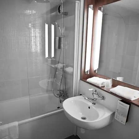 Campanile Hotel Plaisir