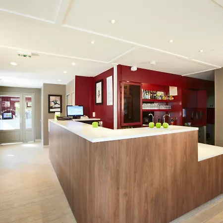 Campanile Hotel Plaisir