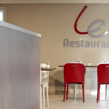 Hotel Campanile Plaisir