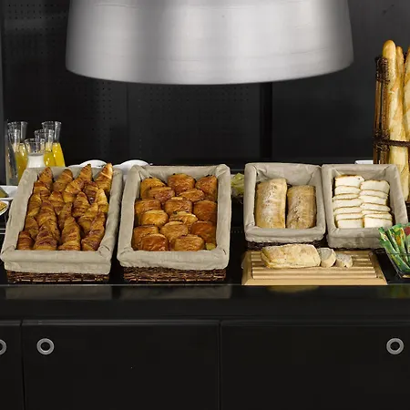 Campanile Hotel Plaisir