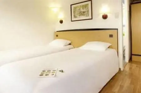 钟楼普拉西尔酒店 3*