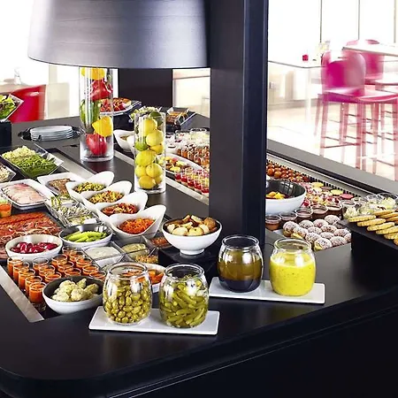 Campanile Hotel Plaisir