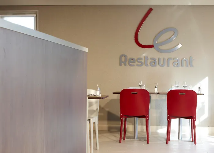 Hotel Campanile Plaisir