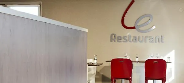 Hotel Campanile Plaisir