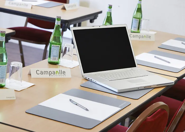 Campanile Hotel Plaisir